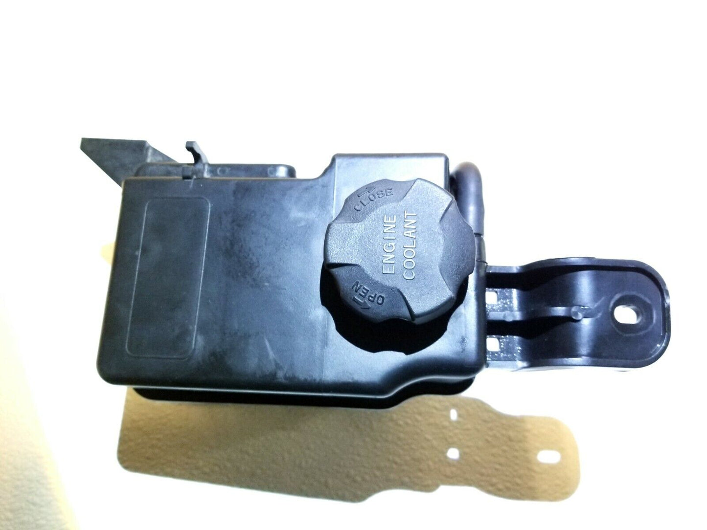 07 08 09 10 11 12 Hyundai Veracruz Engine Coolant Reservoir OEM