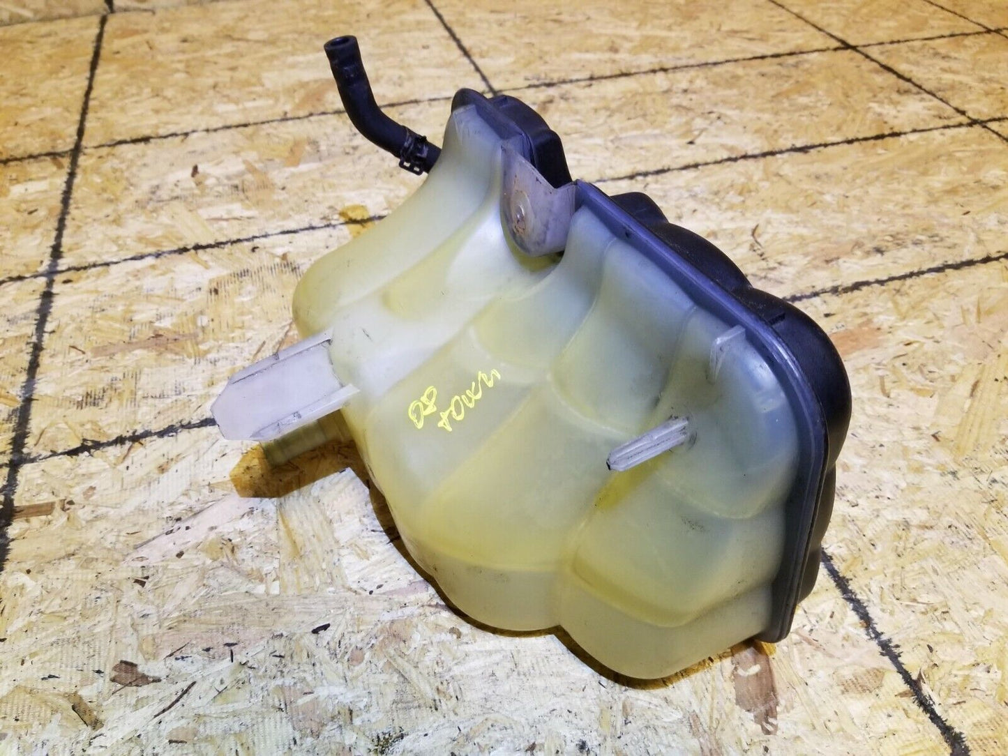 06 07 08 09 10 11 Lincoln Town Coolant Overflow Reservoir Bottle W/cap OEM 63k
