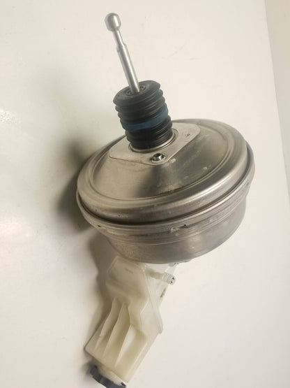 18 19 20 21 Chevrolet Equinox Power Brake Booster W/ Master Cylinder OEM