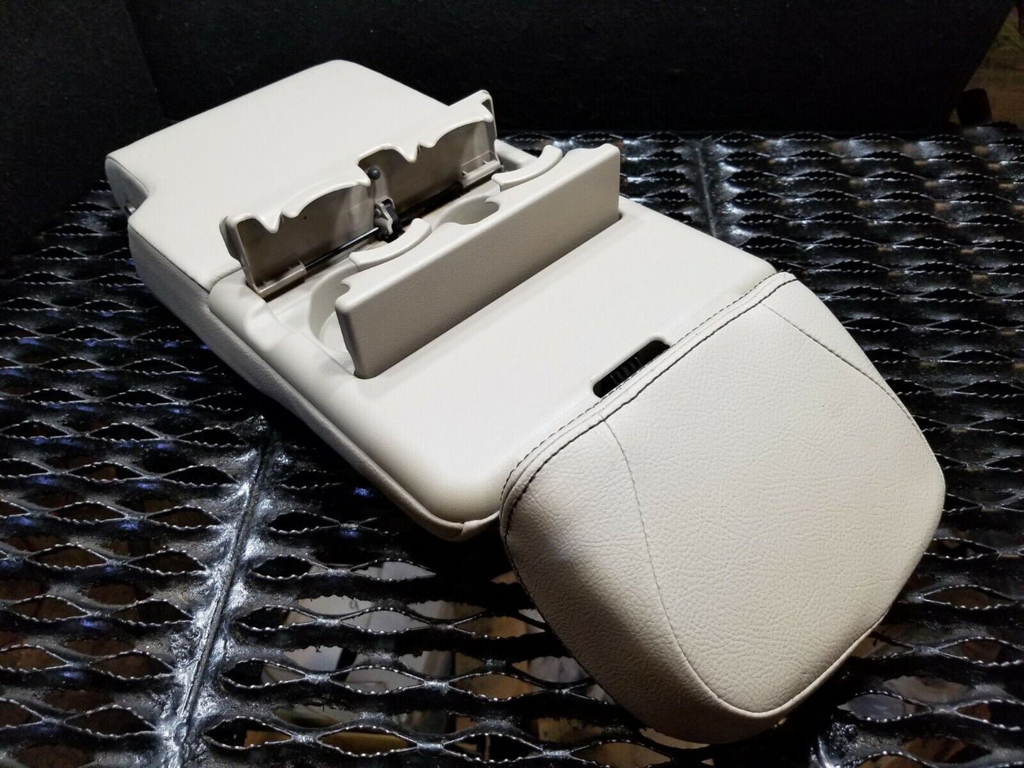 11 12 13 14 Ford Edge Rear Seat Center Armrest OEM