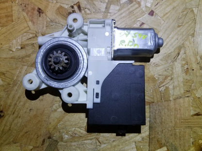 05 06 07 Volvo S40 Rear Left Driver Side Door Window Regulator Motor OEM