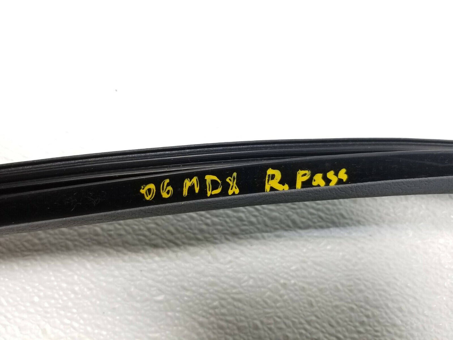03 04 05 06 Acura Mdx Rear Right Pass Door Weatherstrip Seal OEM 55k Miles