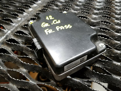 11 12 13 Jeep Grand Cherokee Front Right Passenger Seat Power Inverter OEM