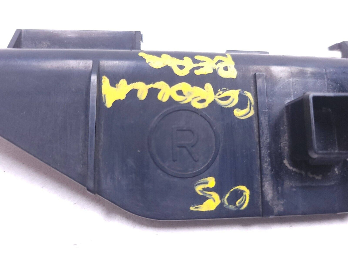03 - 08 Toyota Corolla Rear Bumper Bracket Left & Right Pair OEM