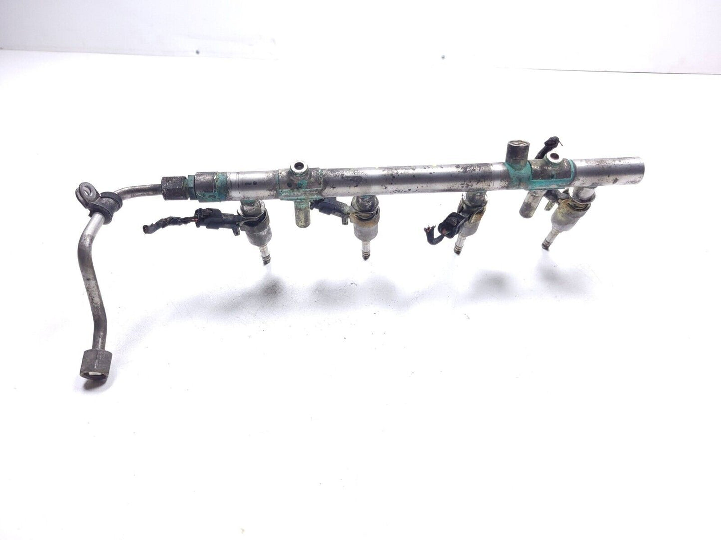 14-17 Volkswagen Passat Fuel  Rail Injection W/ Injectors 1.8t OEM