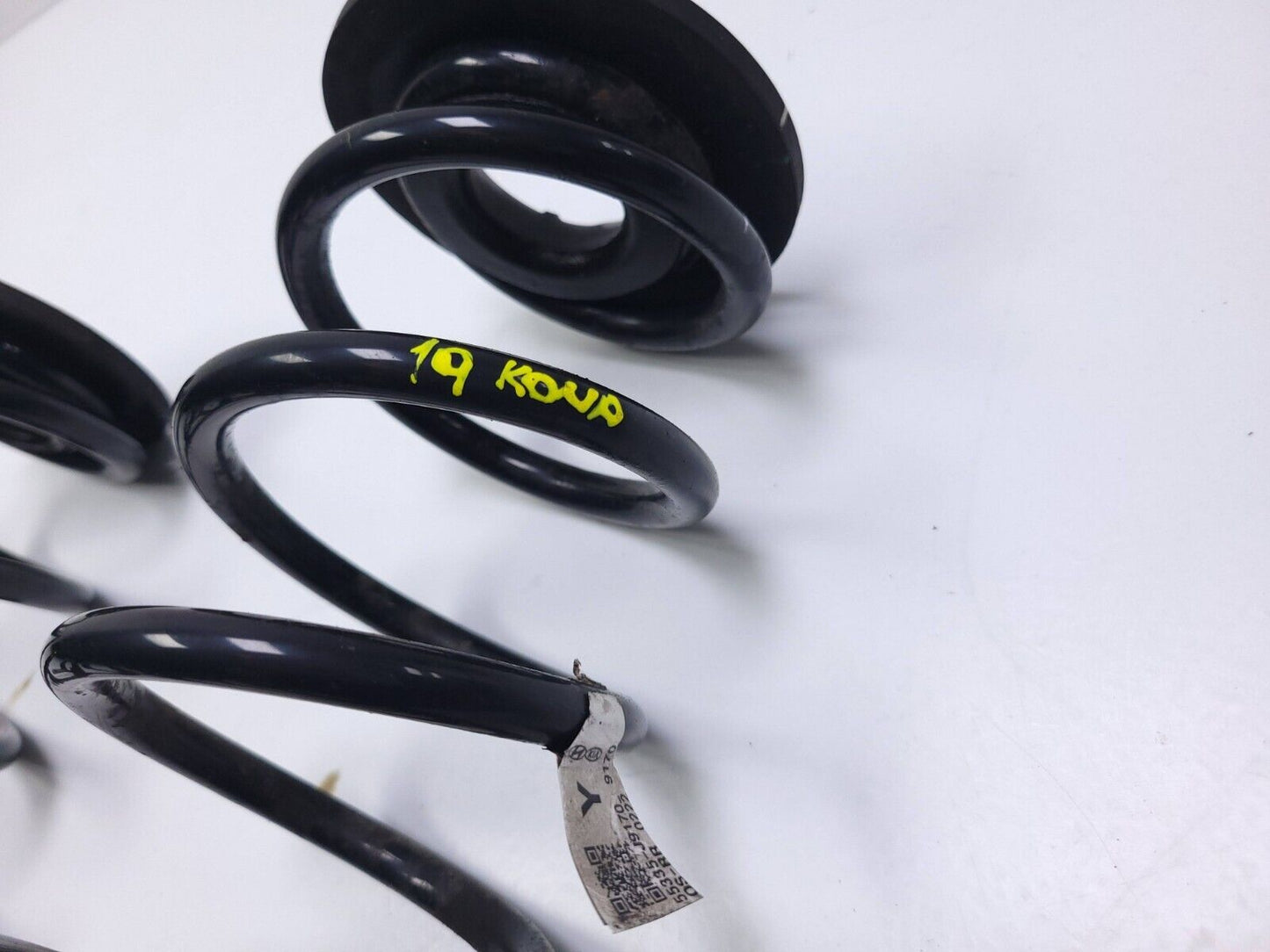 18-21 Hyundai Kona Rear Coil Spring Left & Right OEM