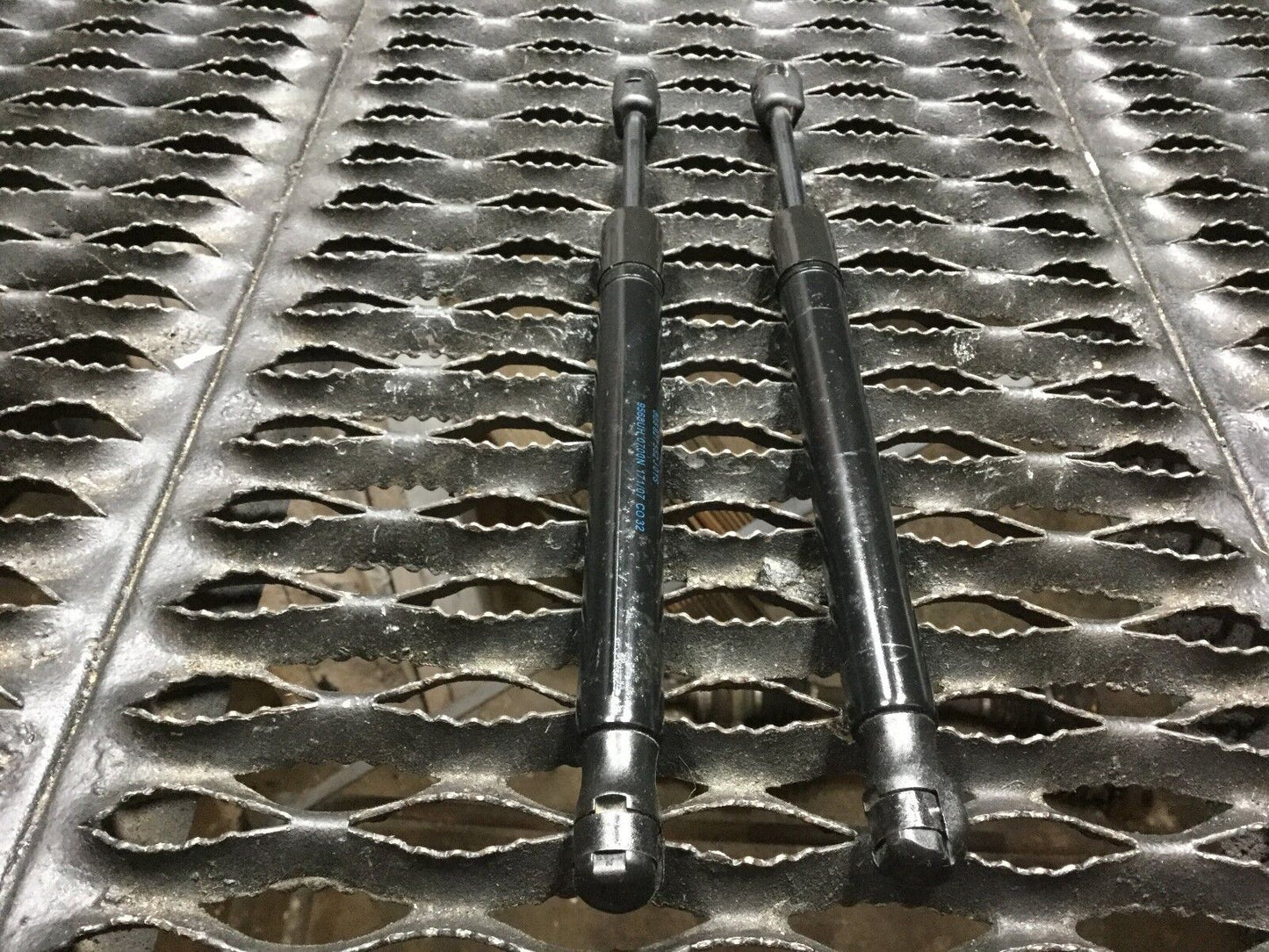 04 05 06 07 08 Audi A4 Sedan Rear Trunk Shock Strut Support Left Right 2pcs OEM