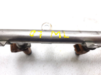 06 07 08 09 10 11 Mercedes Ml500 Fuel Rail W/ Injectors OEM