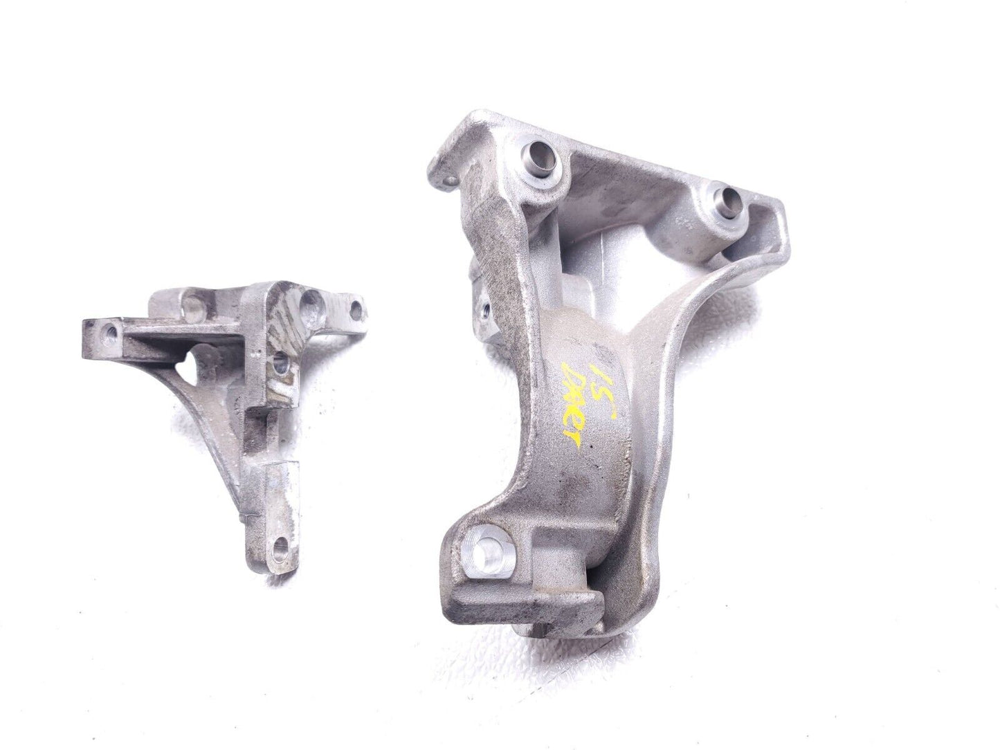 15 16  Dodge Dart 2.4l Engine Mount Bracket Pair Ome 76k Miles