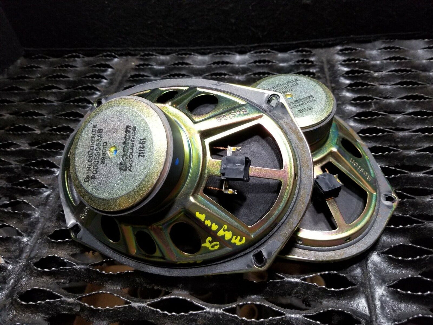 05 06 07 Dodge Magnum Rear Left & Right Deck Audio Speaker 2pcs 05059063ab OEM