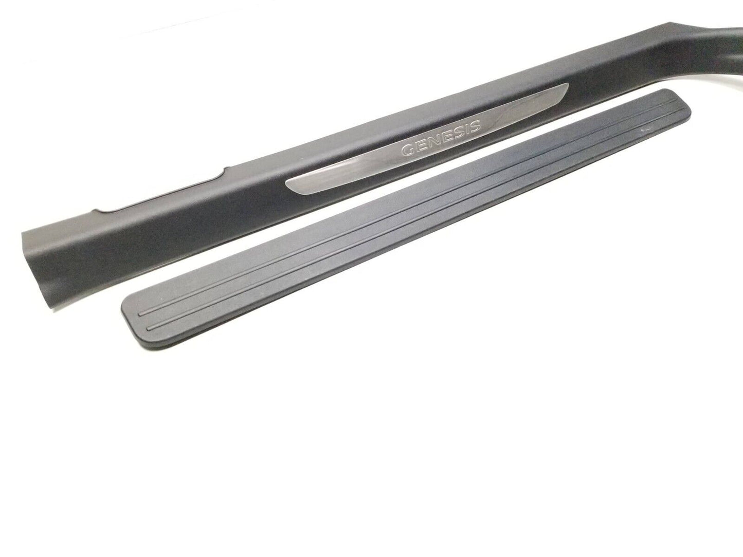 2013 - 2016 Hyundai Genesis Front Door Sill Scuff Plate Trim Passenger Right OEM