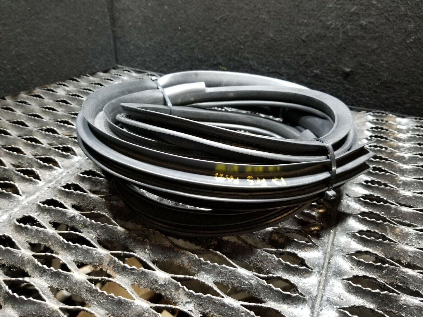 13 14 15 16 Scion Fr-s Front Right Pass Door Weatherstrip Seal OEM 71k Miles