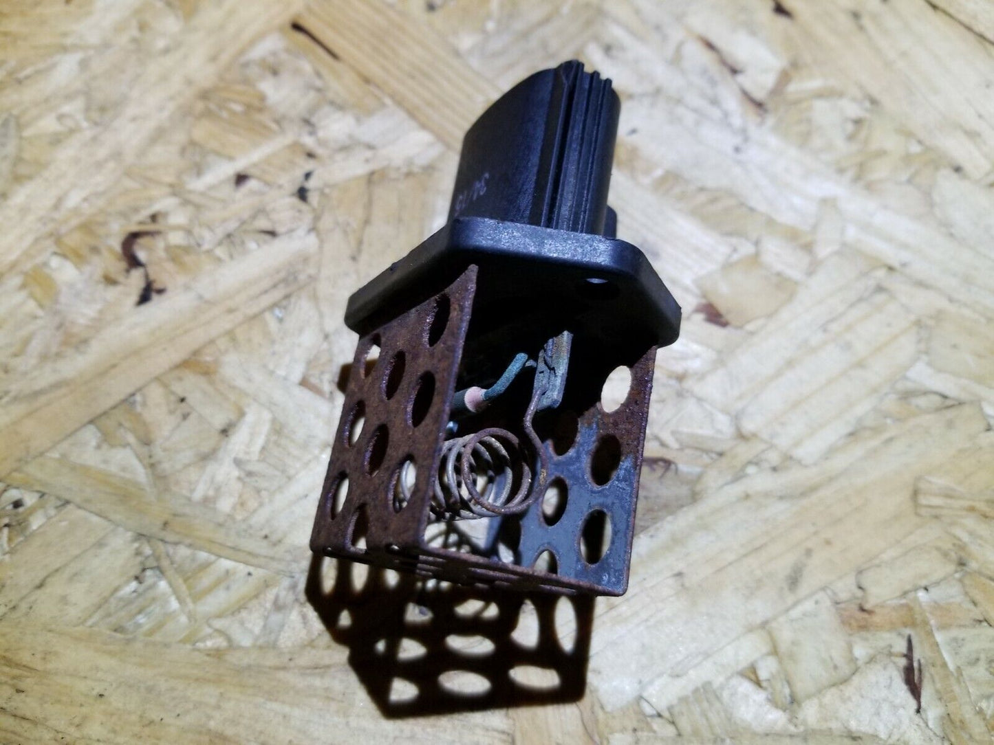 15 16 17 Chevrolet Equinox Radiator Cooling Fan Resistor OEM 24k