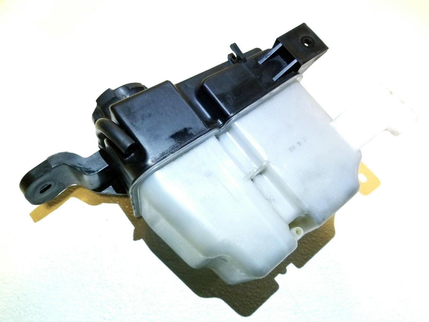 07 08 09 10 11 12 Hyundai Veracruz Engine Coolant Reservoir OEM