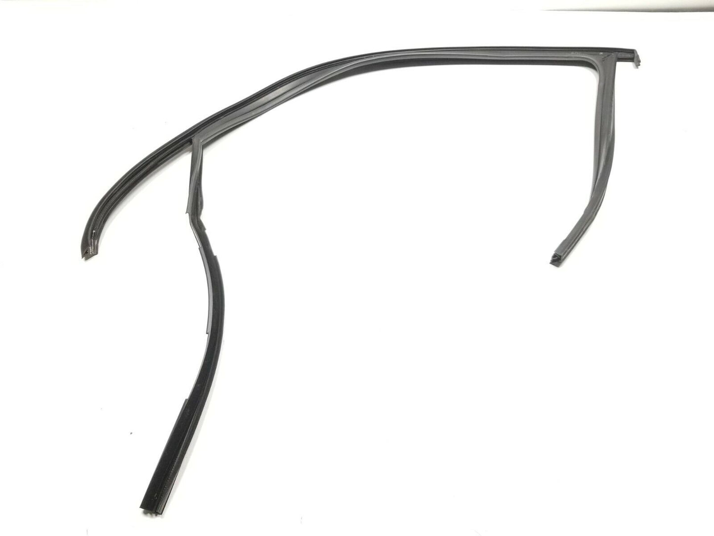 09 11 12 13 14 15 16 17 VW Tiguan Front Right Pass Window Weatherstrip Seal OEM