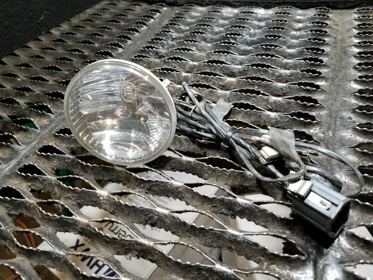 12 13 14 15 16 Jeep Patriot Front Right Pass Side Fog Light Lamp OEM 54k Miles