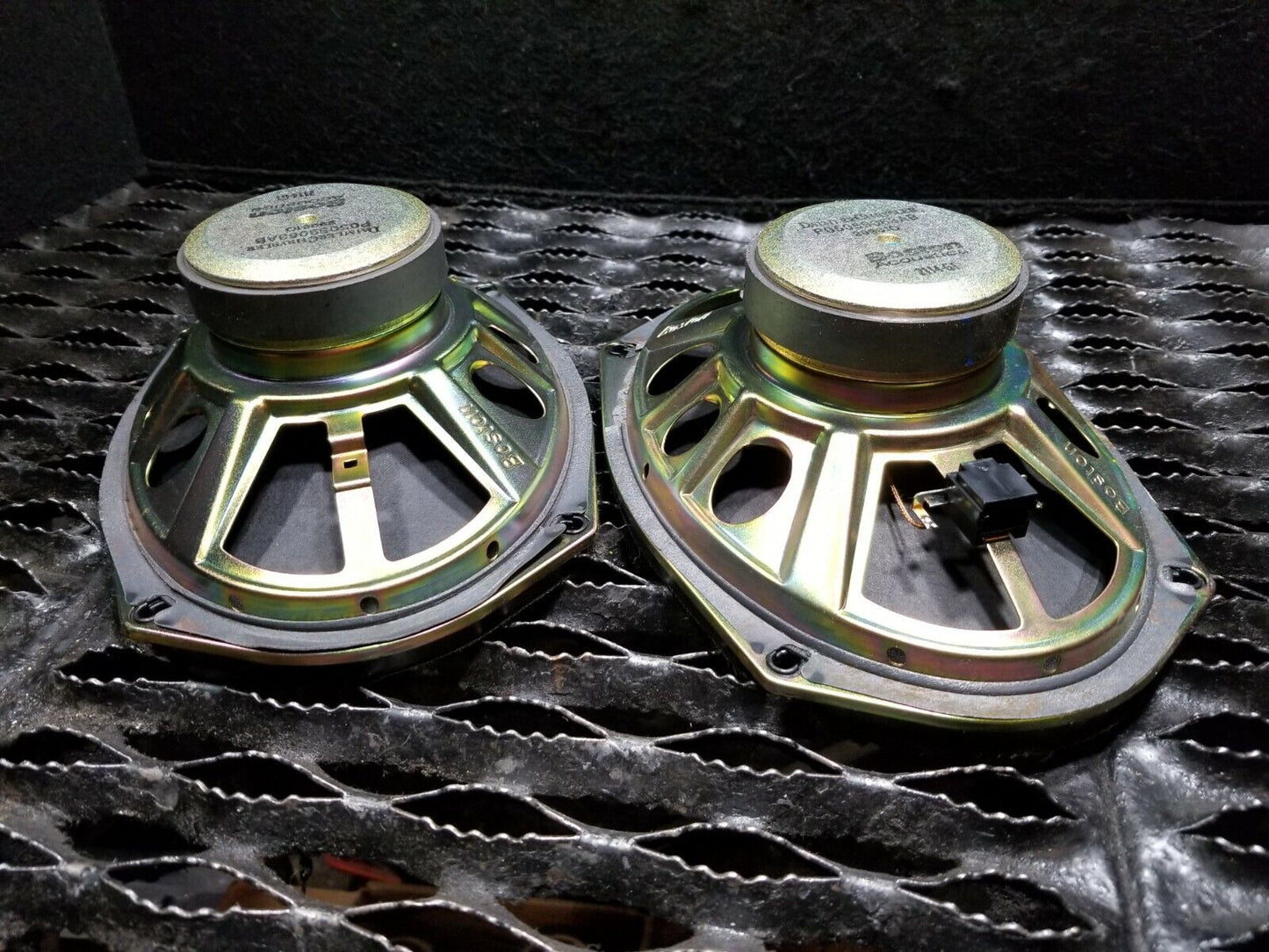 05 06 07 Dodge Magnum Rear Left & Right Deck Audio Speaker 2pcs 05059063ab OEM