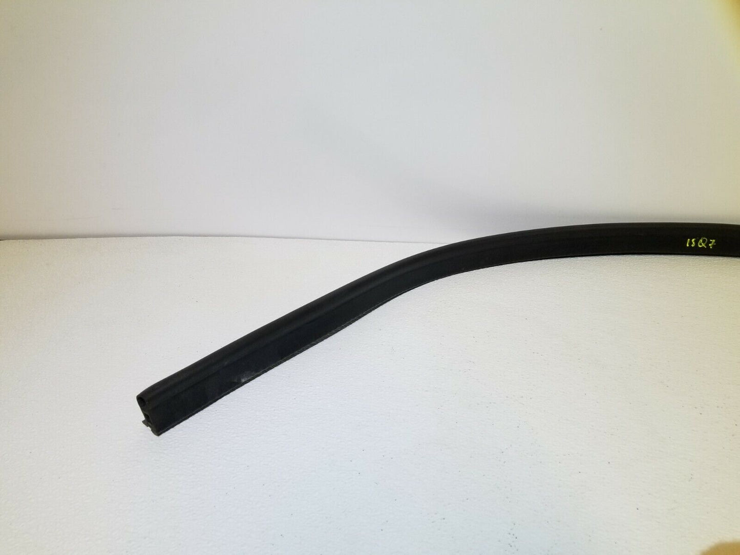 13 14 15  Audi Q7 3.0l Wiper Cowl Weather Seal 4l0823723 OEM 87k Miles