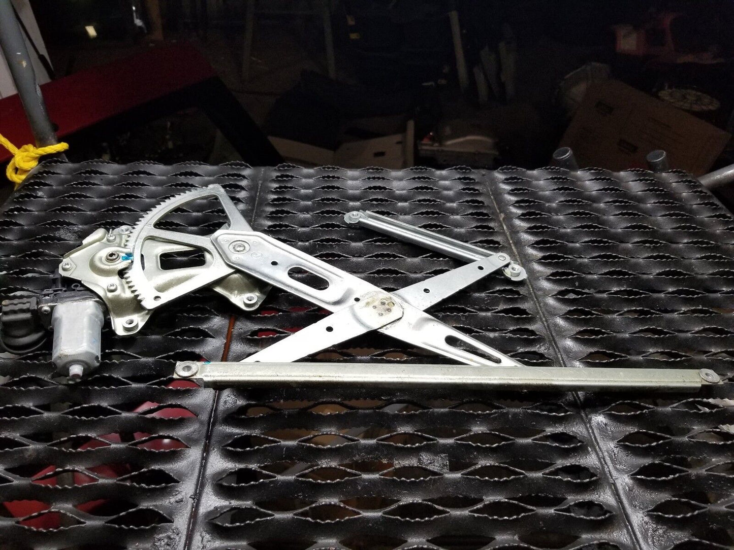 04 05 06 07 08 09 Prius Rear Right Passenger Side Window Regulator W/ Motor Oem.