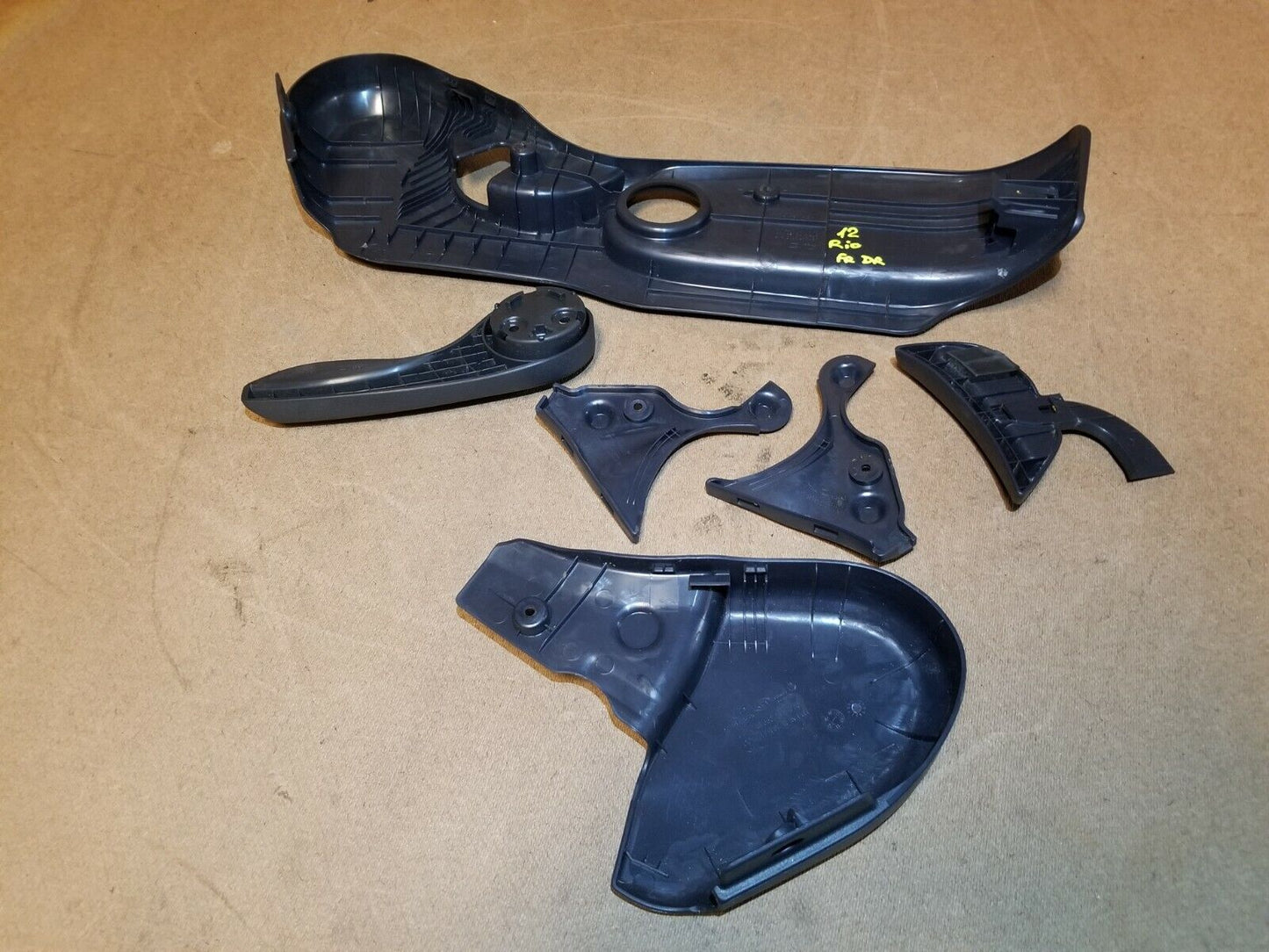 12 13 14 15 Kia Rio Front Driver Seat Side Trim W/ Adjust Knob OEM 54k