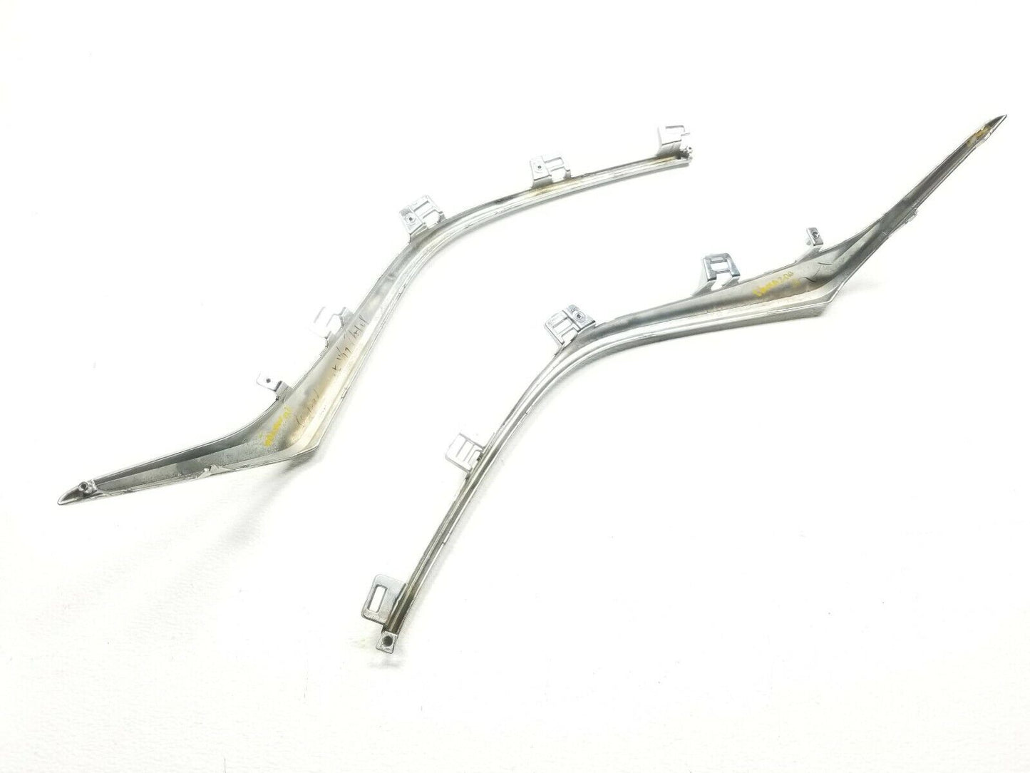 14 15 16 Mazda 3 Sdn Front Bumper Grille Bezel Trim Molding OEM 41k Miles
