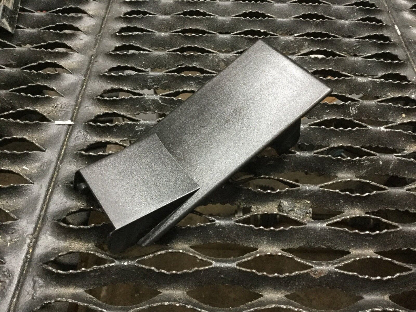 05 06 07 08 Audi A4  Front Left Seat Wire Connector Cover OEM