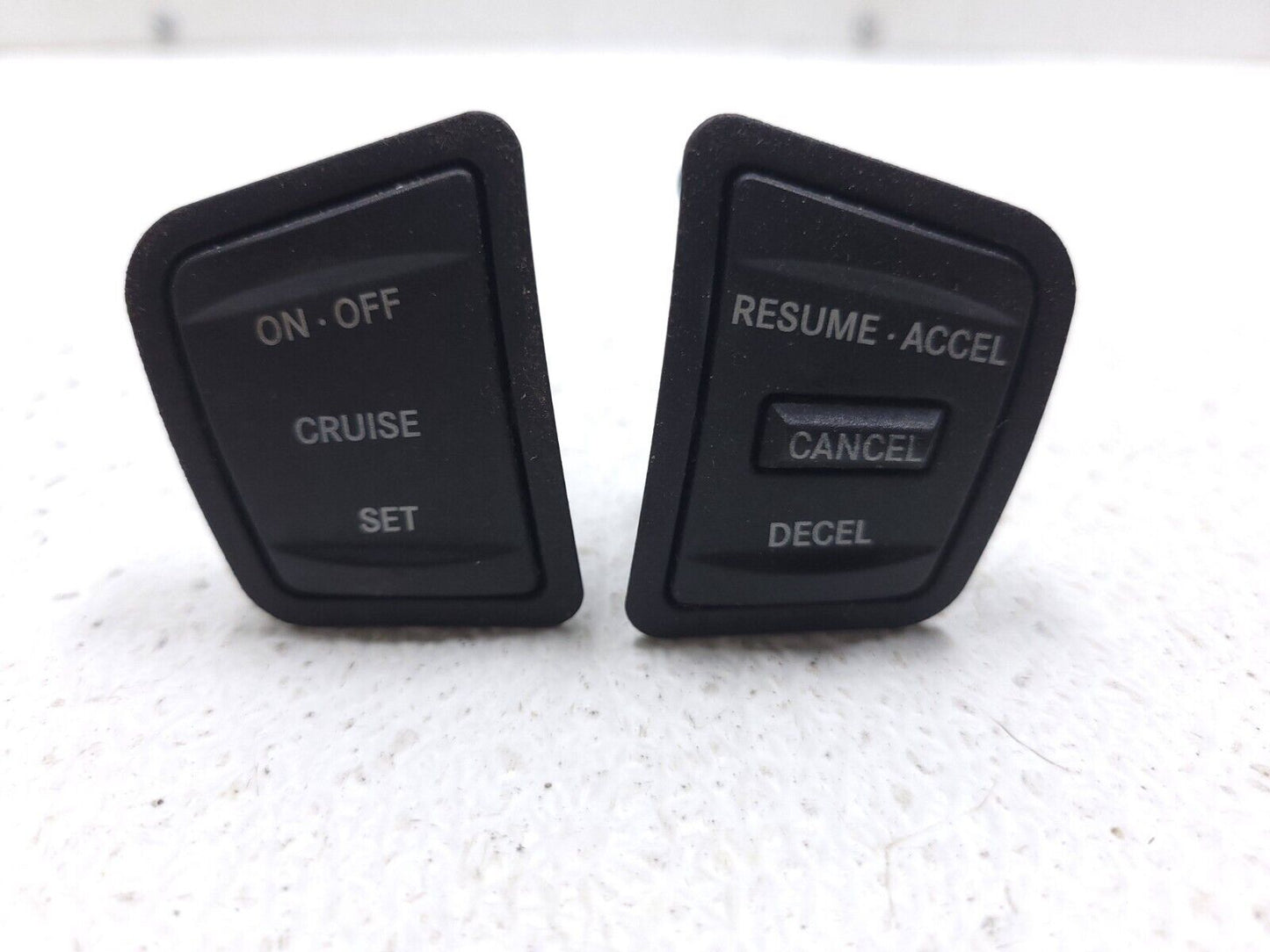 2006 - 2010 Jeep Grand Cherokee Steering Wheel Control Switch Pair OEM