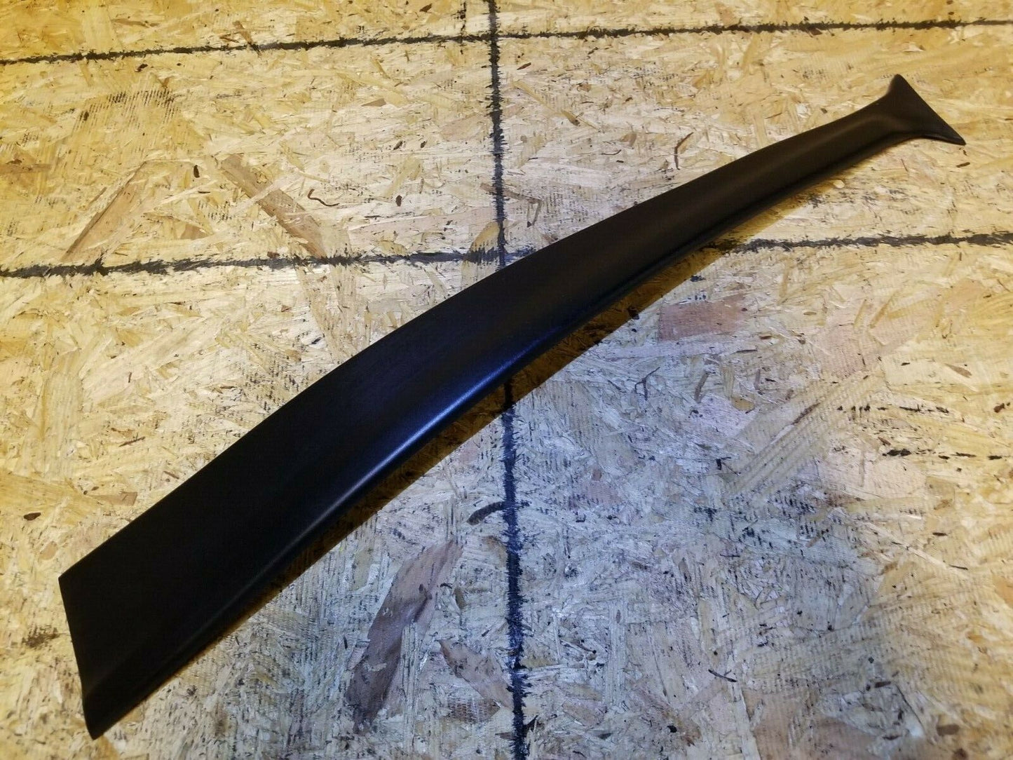 07 08 09 10 11 Lincoln Town Car Right Pass Side B Pillar Post Trim Molding OEM