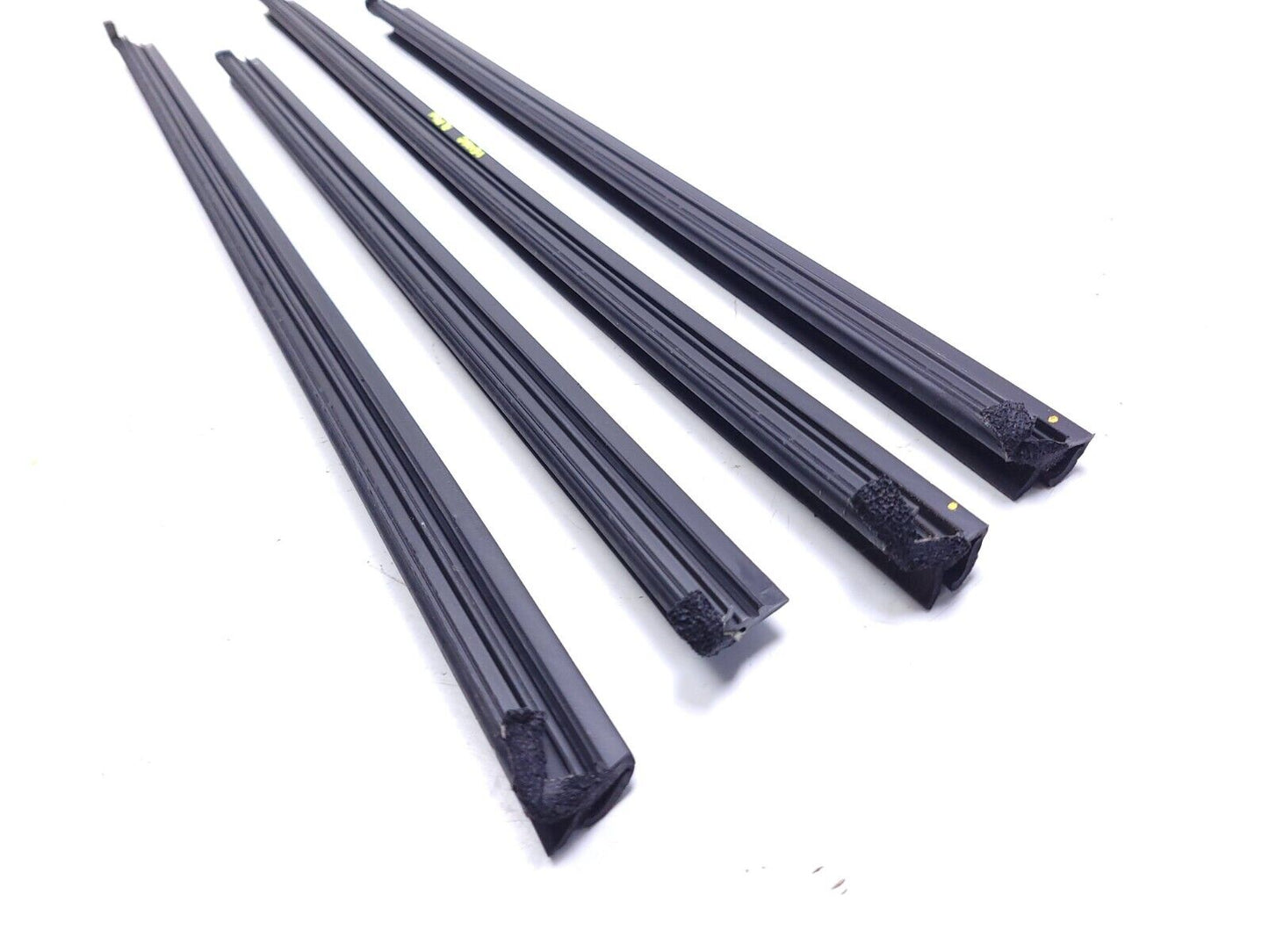 20 21 22 Hyundai Venue Door Window Weatherstrip Belt Seal 4pcs OEM