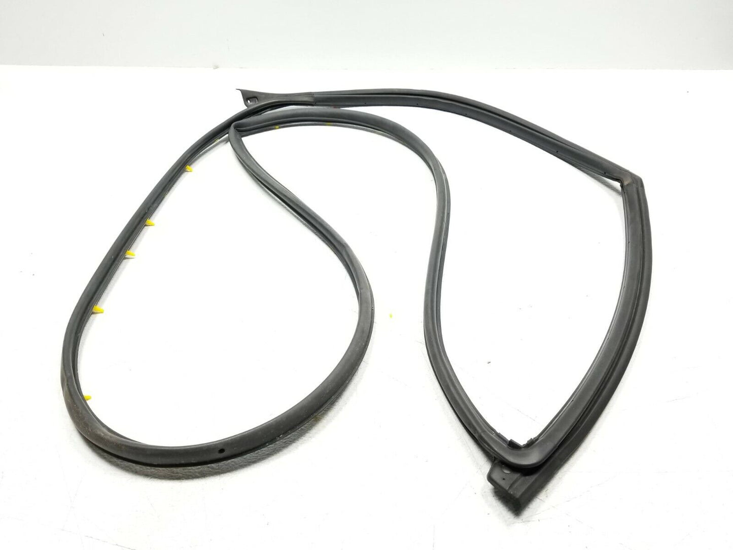 10 11 12 Kia Soul Front Right Pass Door Weatherstrip Seal OEM 57k Miles