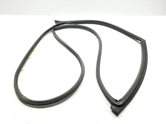 10 11 12 Kia Soul Front Right Pass Door Weatherstrip Seal OEM 57k Miles