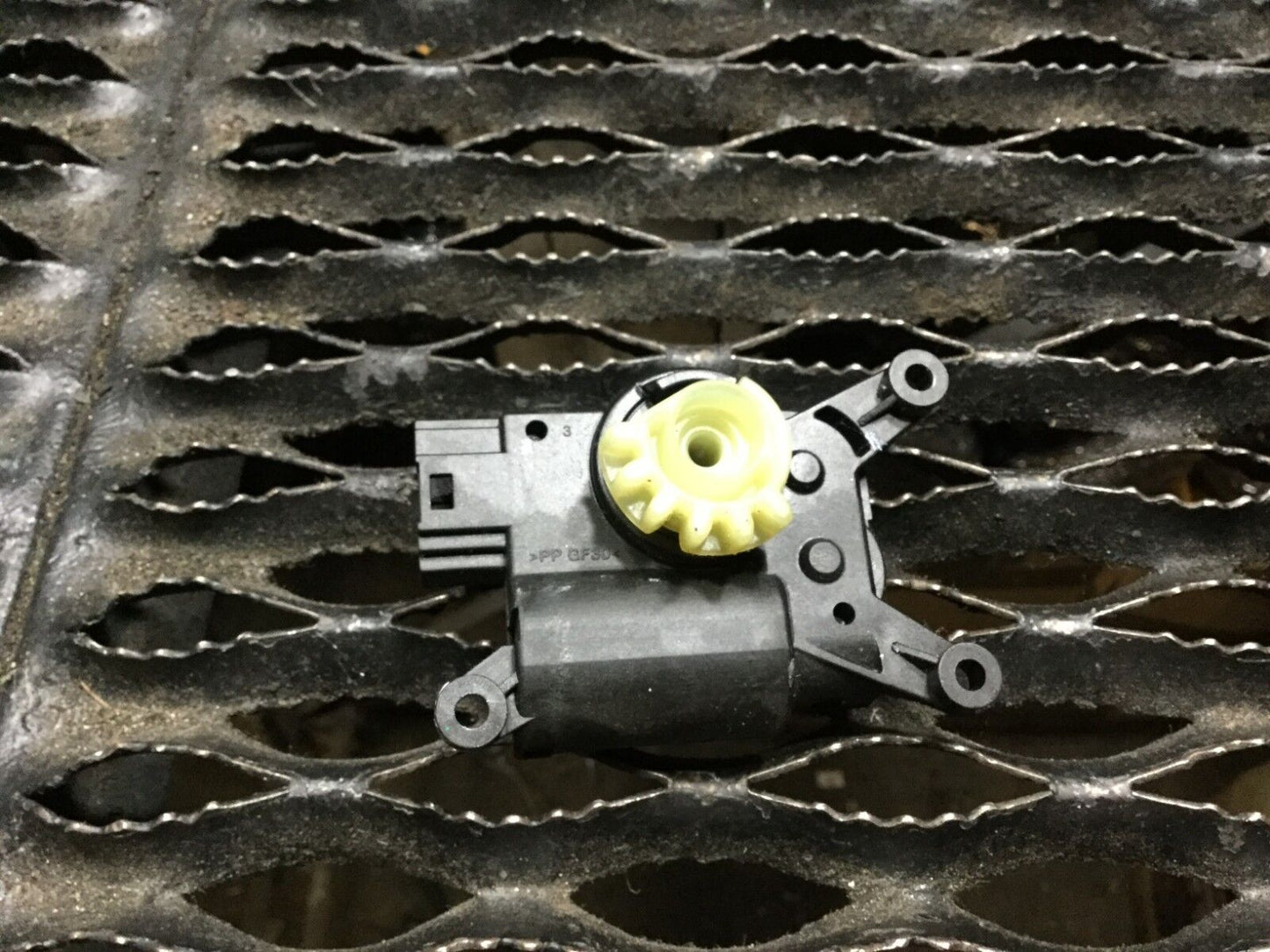 15 16 17 Jeep Renegade A/c Core Actuator Servo Flap Motor OEM