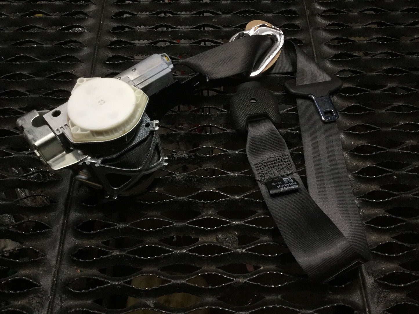11 12 13 14  Hyundai Sonata Fornt Right Passenger Seat Belt Retractor OEM