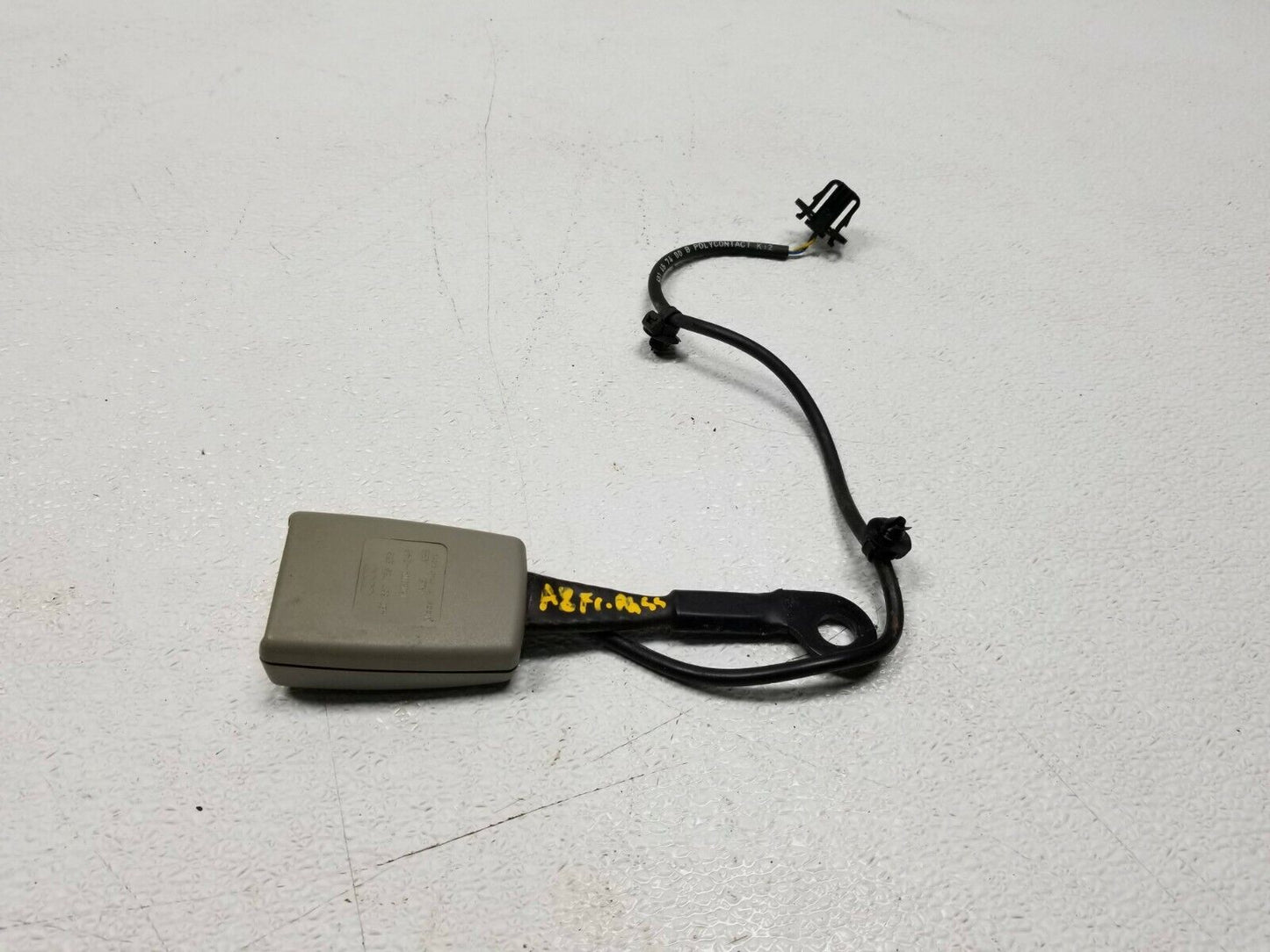 04 05 06 07 Audi A8 Front Right Passenger Seat Belt Buckle OEM