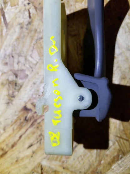 07 08 09 Hyundai Tucson Rear Left Driver Interior Door Handle OEM 89k