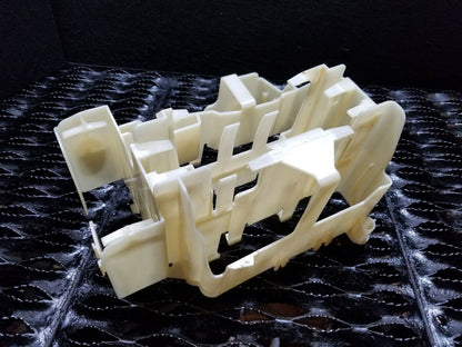 06 07 08 09 10 BMW 650i E63 Front Fuse Box Module Bracket Holder 7520900 OEM