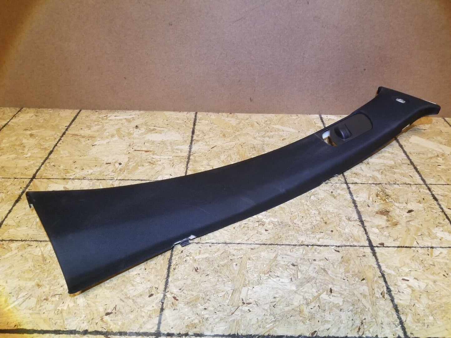 07 08 09 10 Mercedes R350 Right Pass Side B Pillar Upper Trim Cover OEM