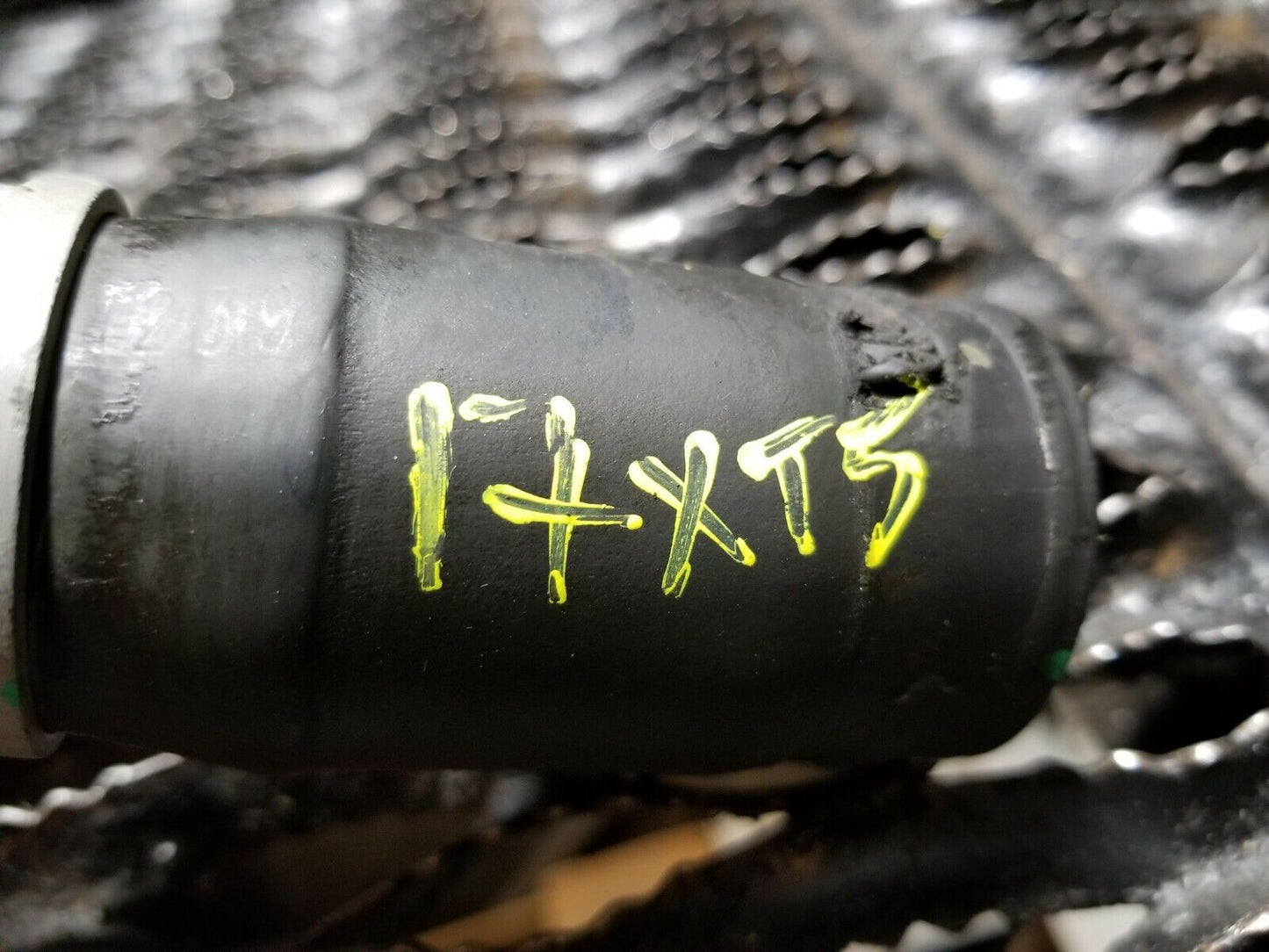 17 18 19 20 Cadillac Xt5 Engine Coolant Hose Pipe 84104106 OEM 34k
