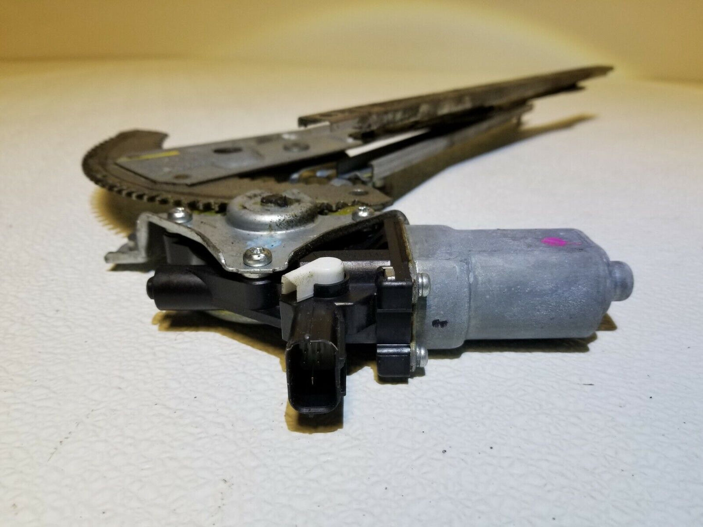 11 12 13 Honda Odyssey Front Right Passenger Door Window Regulator Motor OEM