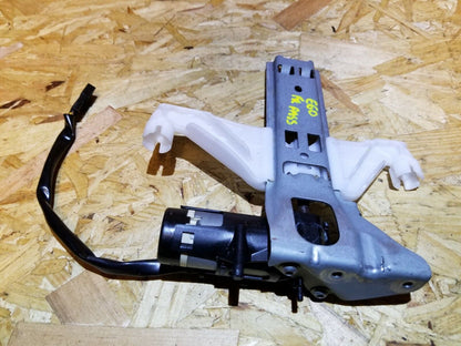 04 05 06 07 BMW 530xi E60 Front Seat Headrest Motor Passenger Right OEM