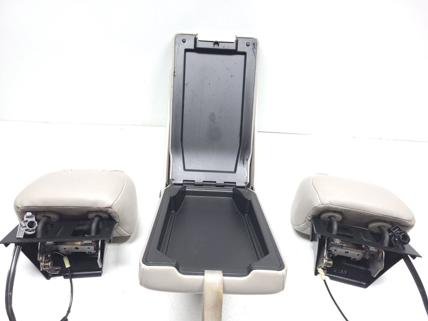 2006 - 2010 Jeep Grand Cherokee Rear Seat Headrest Left & Right W/ Armrest OEM