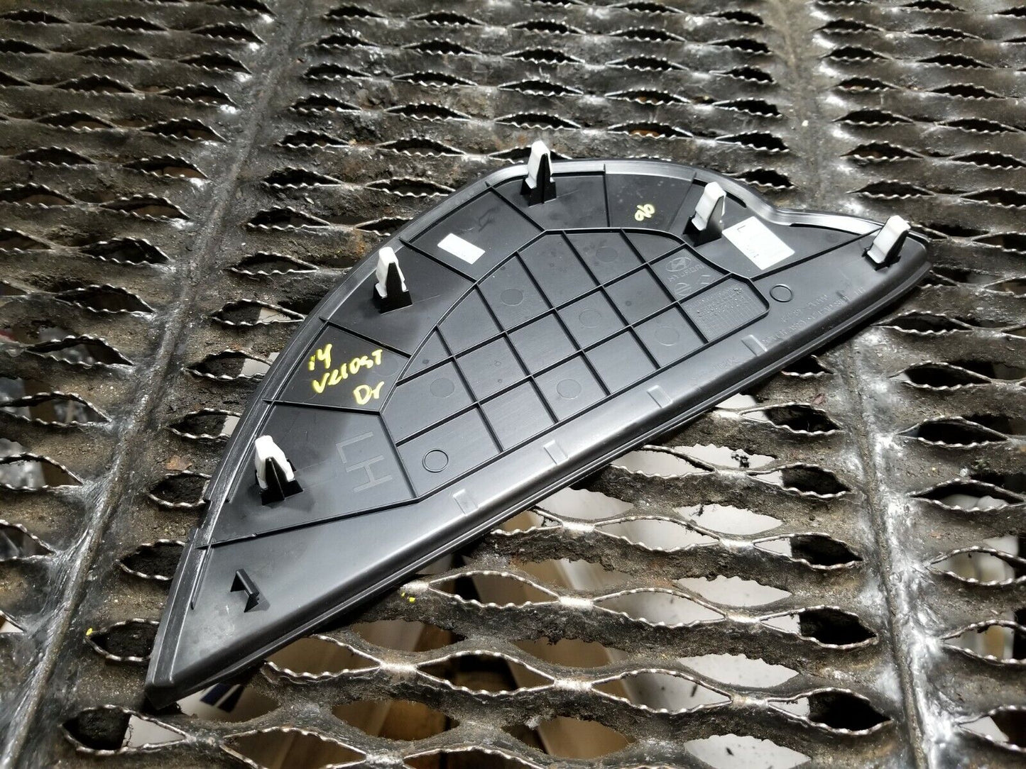 12 13 14 15 16 Hyundai Veloster Dash End Cap Cover Driver Side OEM