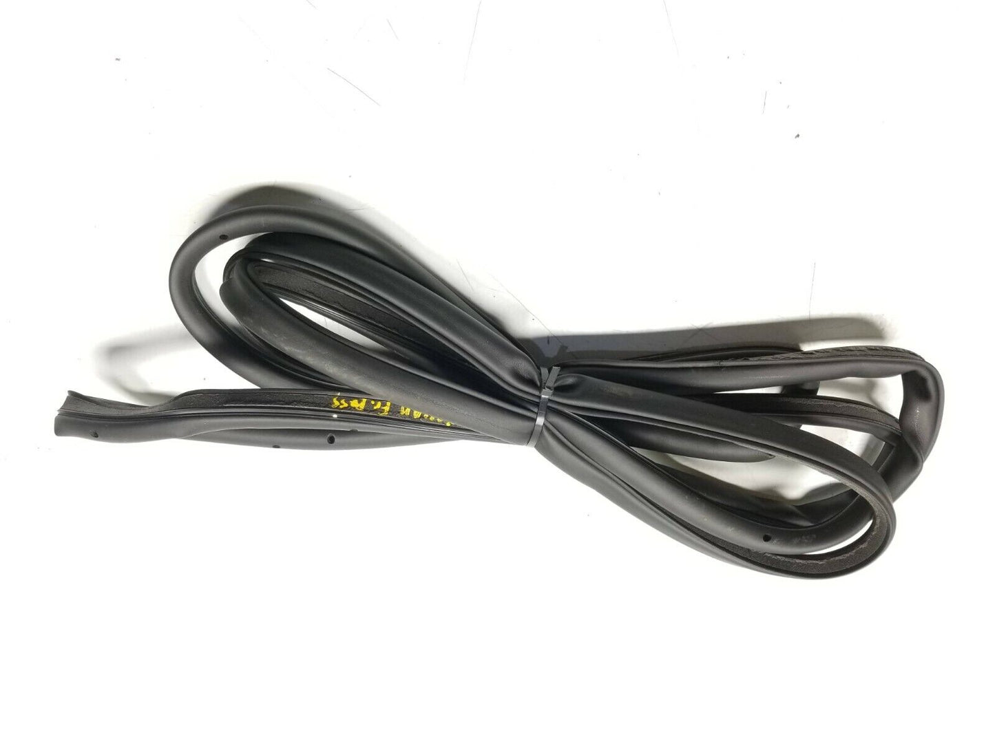 09 11 12 13 14 15 16 17 VW Tiguan Front Right Pass Door Weatherstrip Seal OEM
