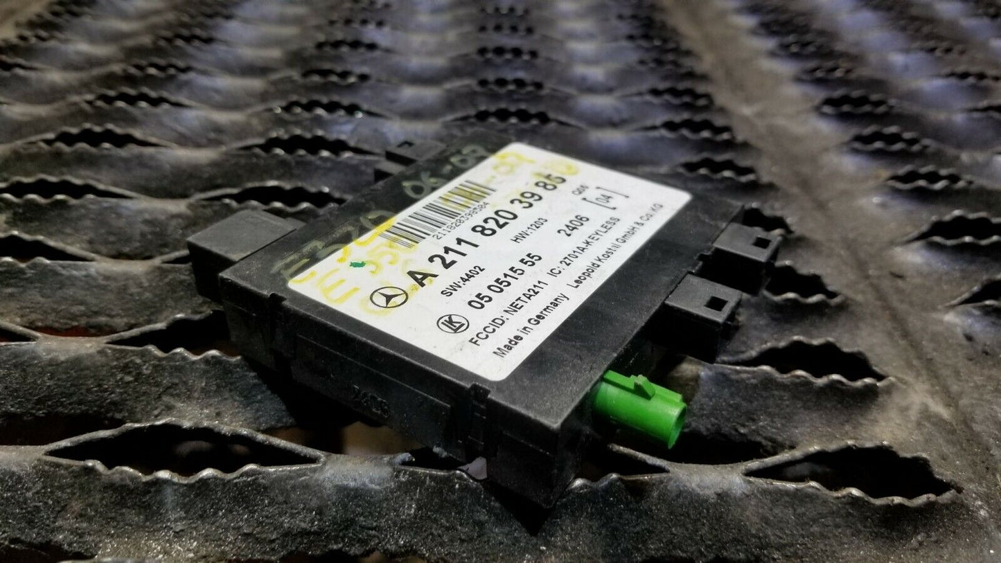 06-09 W219 Mercedes Keyless Go Entry Control Module 2118203985 OEM #17