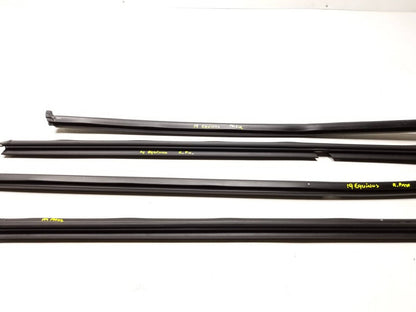 18 19 20 21 Chevrolet Equinox Door Window Weatherstrip Slot Seal 4pcs OEM