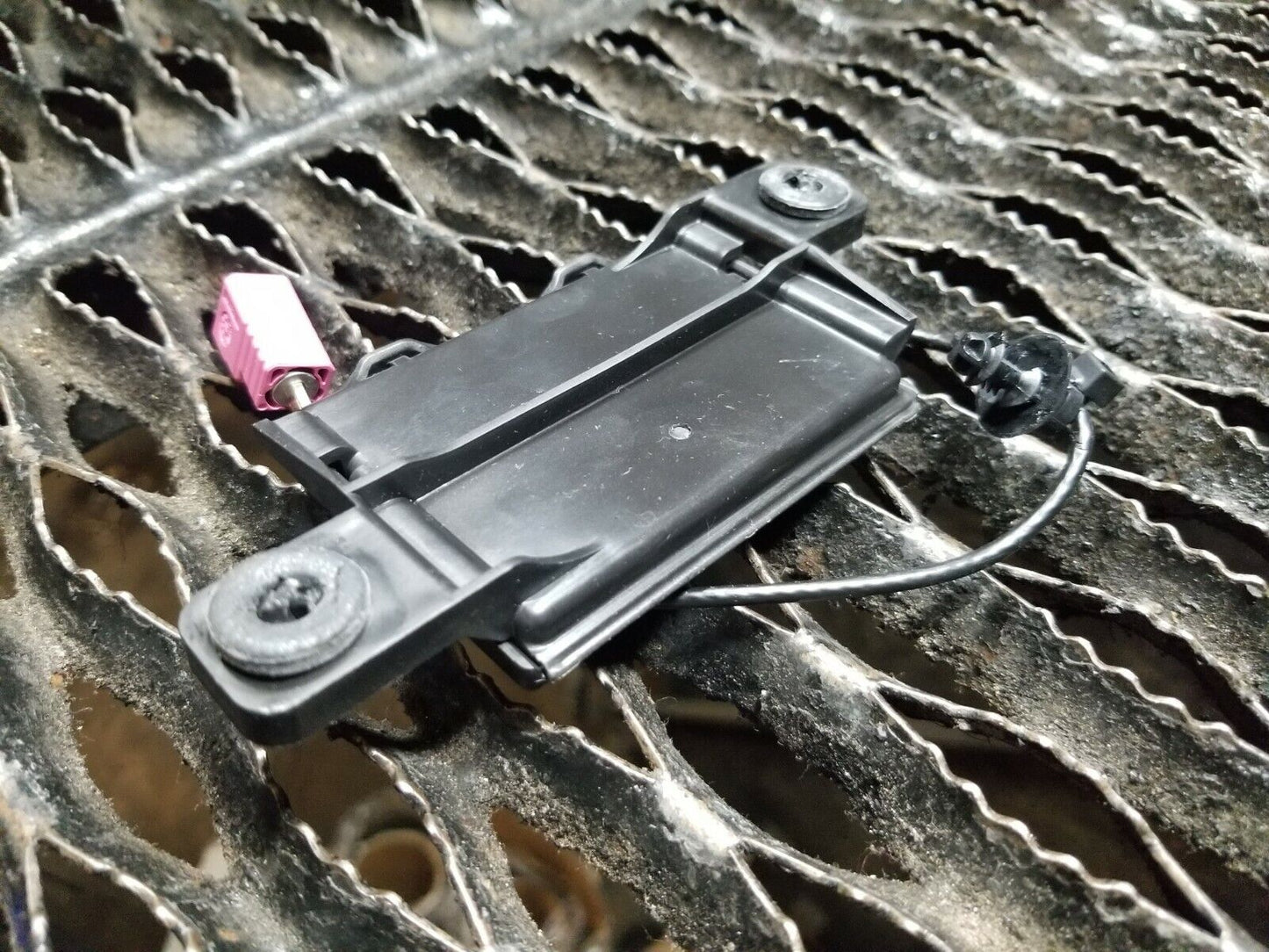 16 17 Dodge Challenger SRT Keyless Entry Antenna 68186558aa OEM 12k Miles