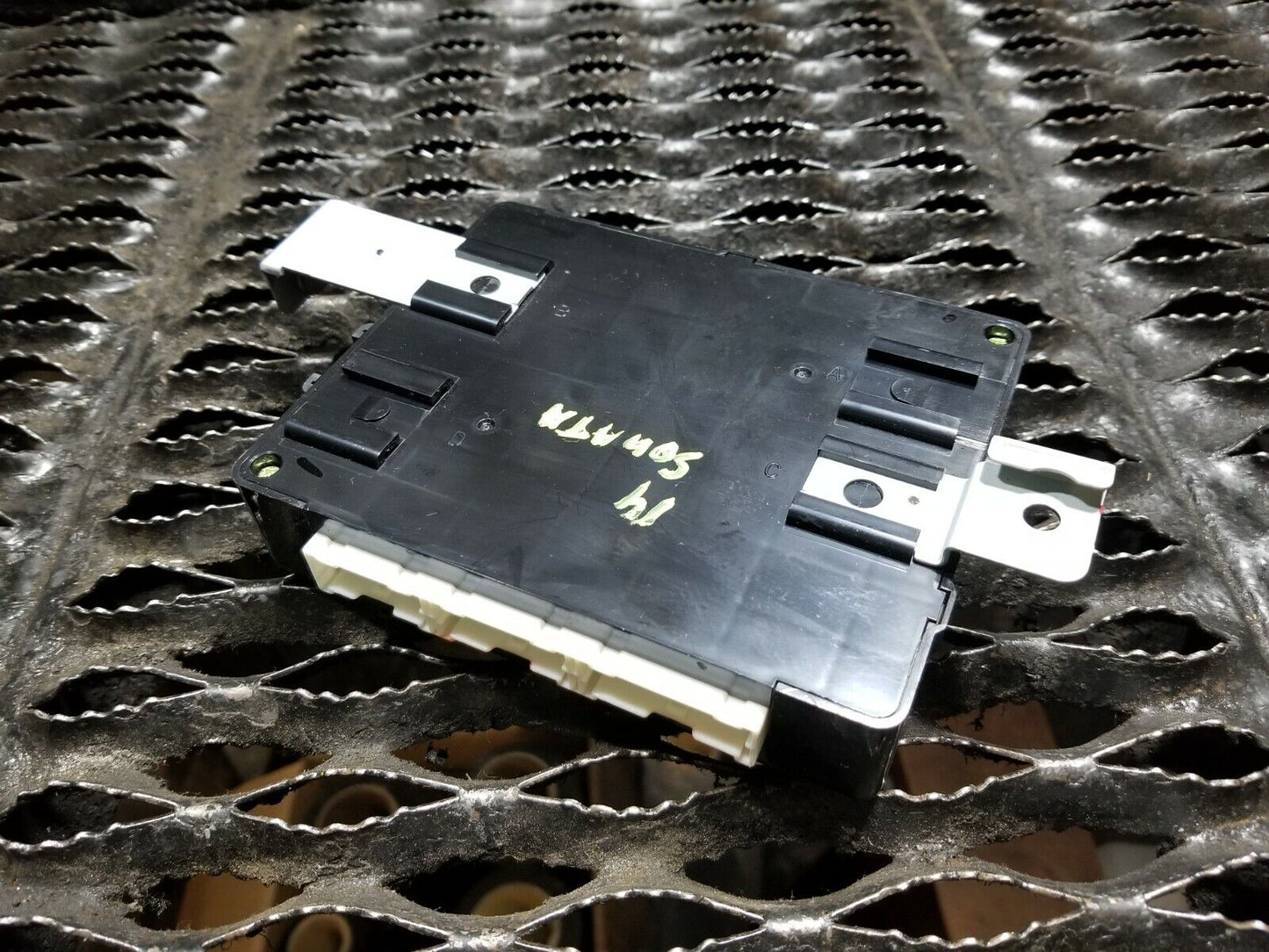 10 11 12 13 14 Hyundai Sonata Body Control Module Bcm Bcu 95400-3q000 OEM 55k