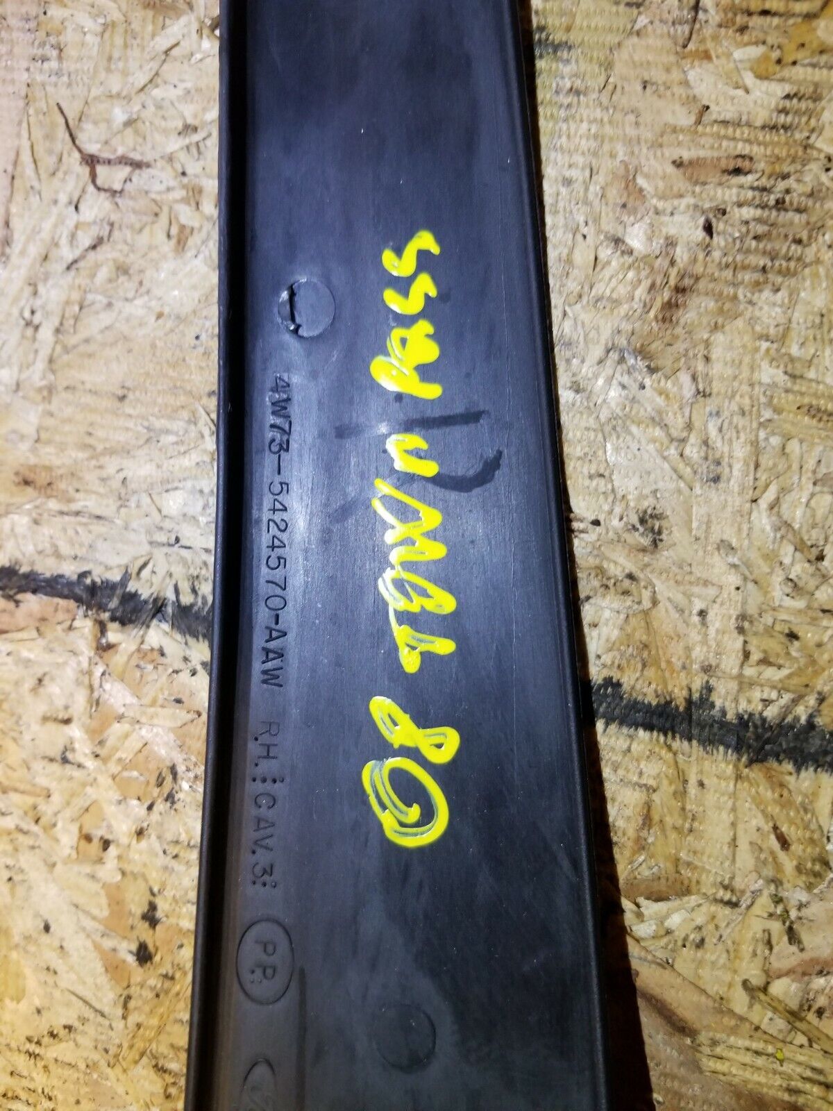 07 08 09 10 11 Lincoln Town Car Right Pass Side B Pillar Post Trim Molding OEM