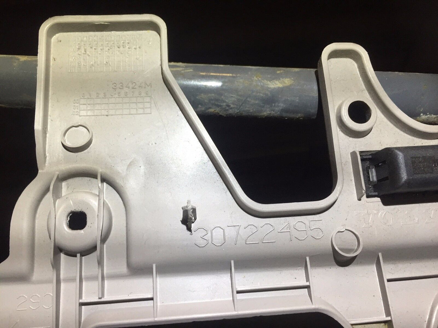 05 06 07 08 09 10 11 Volvo S40 Driver Lower Dash Cover Knee Guard 30722495 OEM