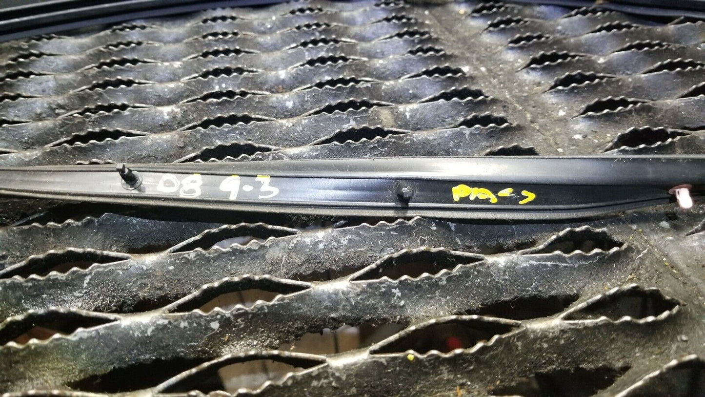 08 09 10 11 Saab 93 9-3 Weatherstrip Seal Right Passenger Side OEM